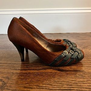 Brown heals with horse hair and cute teal strap detail.